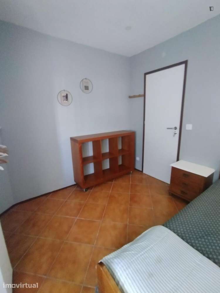 Quarto - localizado em Alta de Santa Clara Coimbra - Grande imagem: 3/18