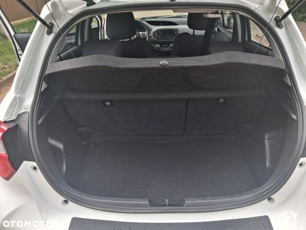 Toyota Yaris Hybrid 100 Active - 16