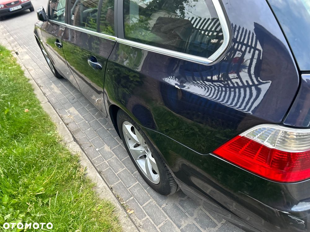 BMW Seria 5 525d - 31