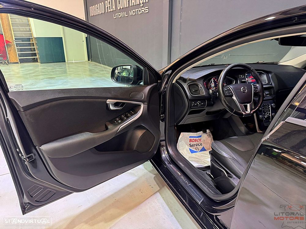 Volvo V40 D2 Black Line - 14