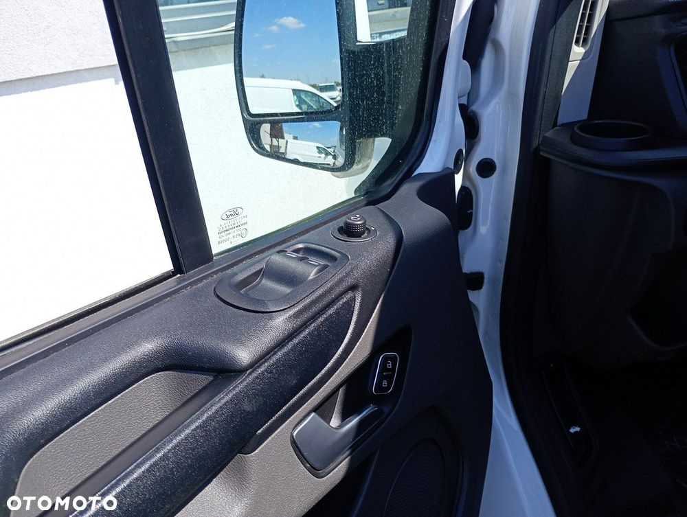 Ford Transit Custom - 13
