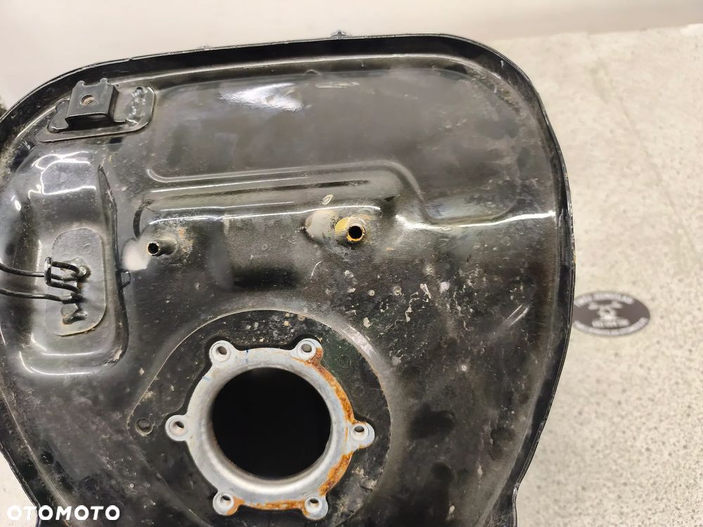 Bak, zbiornik paliwa KTM 125 Duke - 32