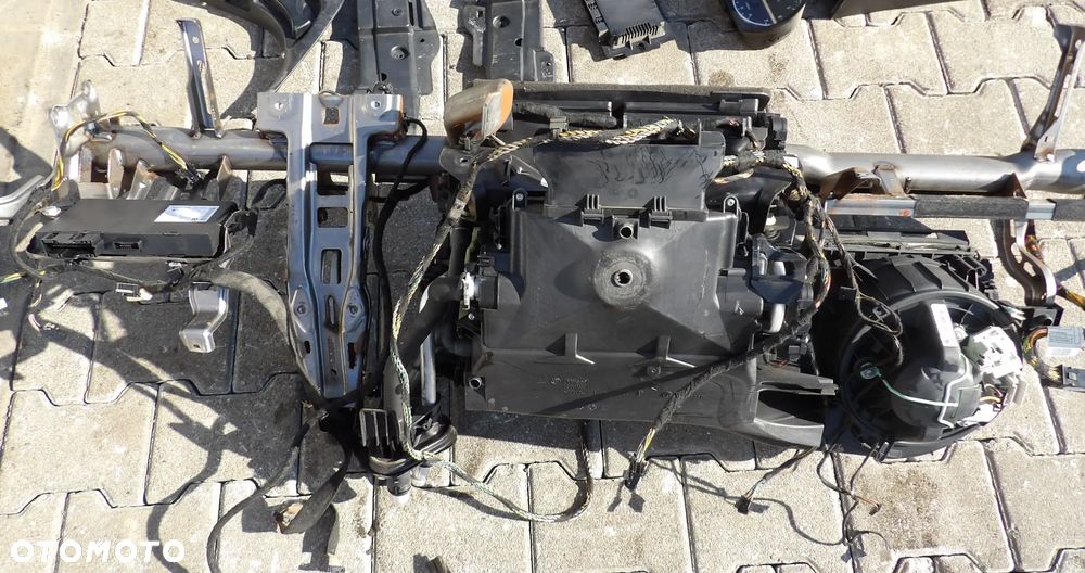 BMW - E90,E91 - KOMPLETNA NAGRZEWNICA POD KLIMATRONIC - STELAŻ - MODUŁ - 9181171 - 2