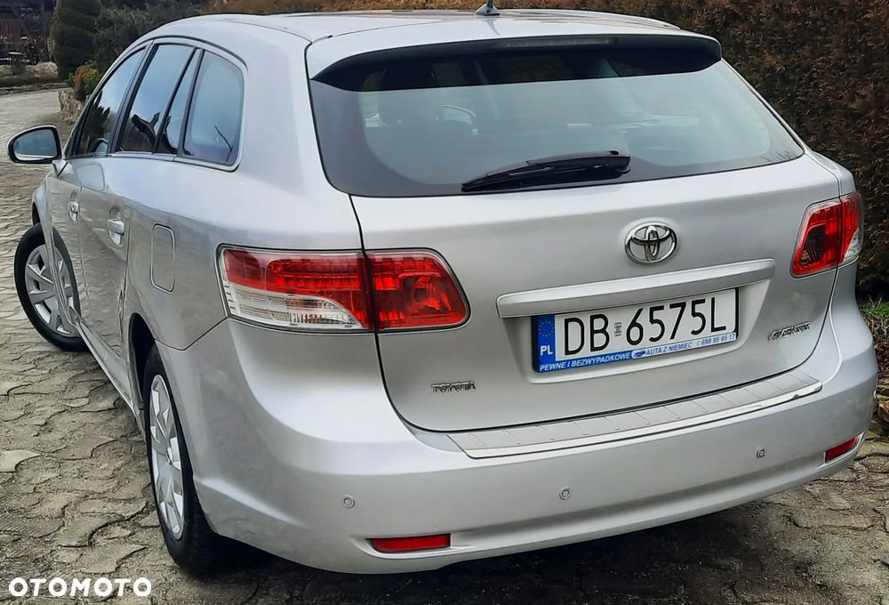 Toyota Avensis Combi 1.6 Comfort - 4