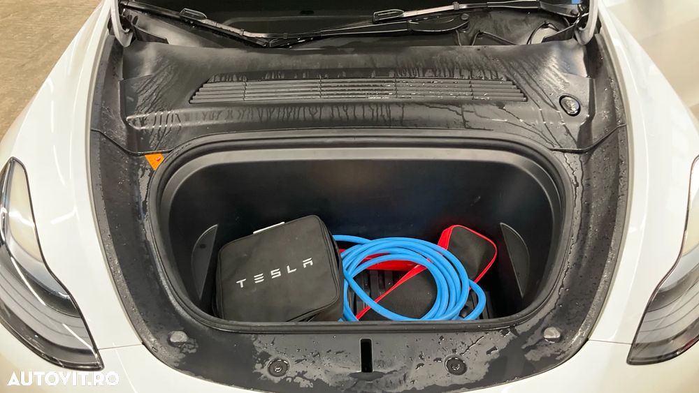 Tesla Model Y Long Range Dual Motor AWD - 7