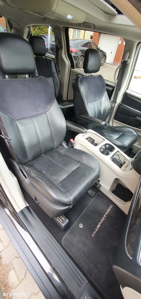 Chrysler Town & Country 3.6 Limited - 6