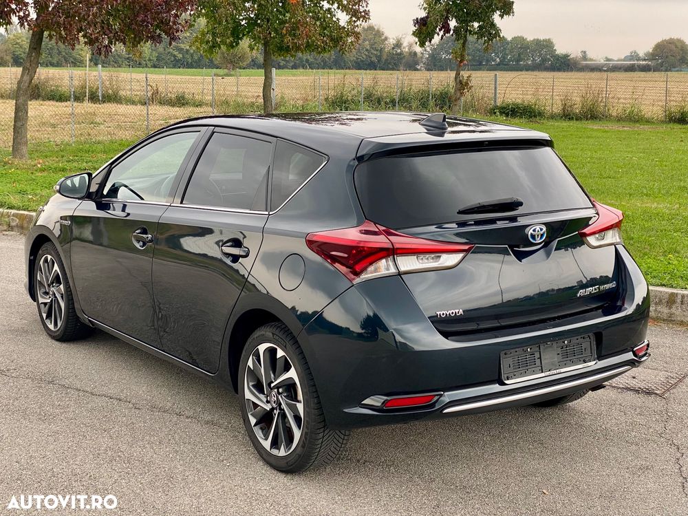 Toyota Auris 1.8 L VVT-i Hybrid Sol - 3