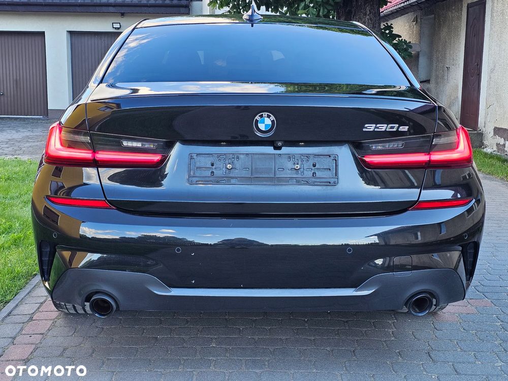 BMW Seria 3 330e M Sport - 5