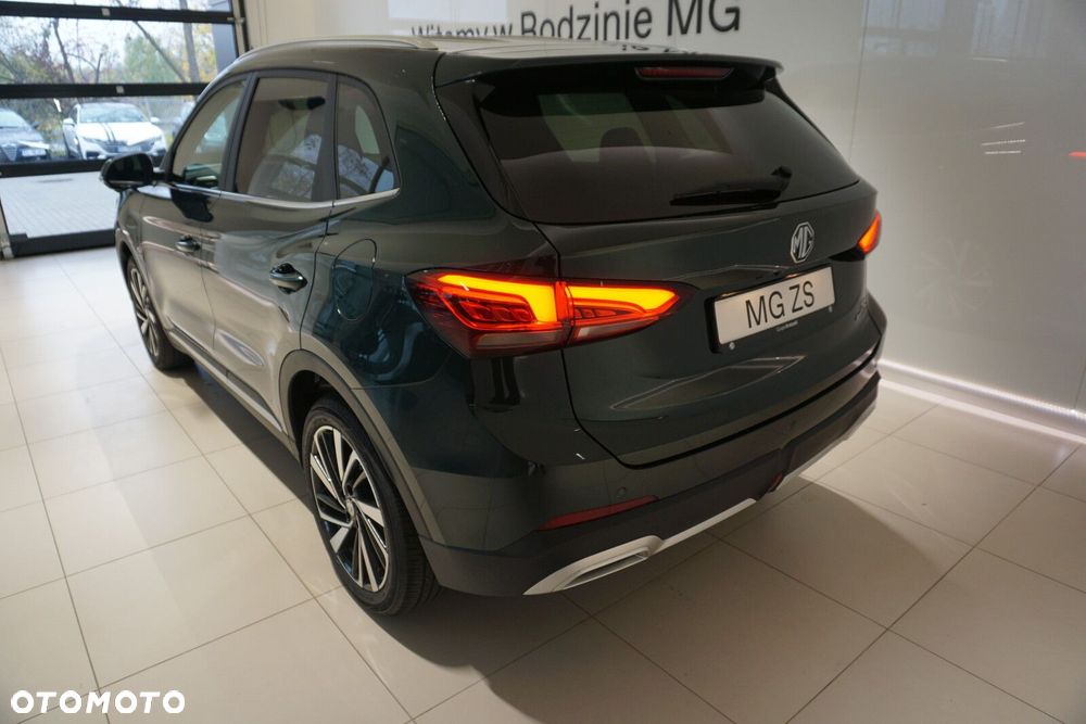 MG ZS Hybrid+ - 16