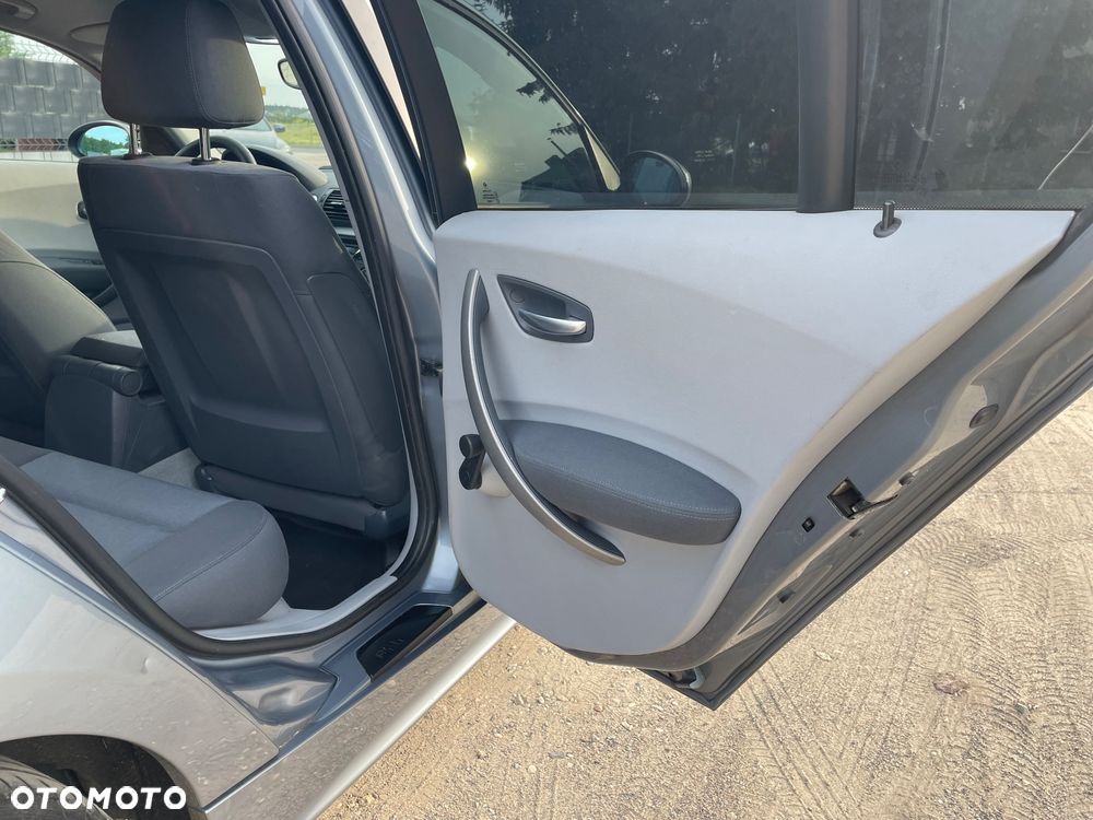 BMW Seria 1 118d - 12