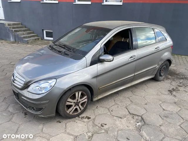 Mercedes w245 b klasa czesci zderzak maska blotnik drzwi  748 - 9