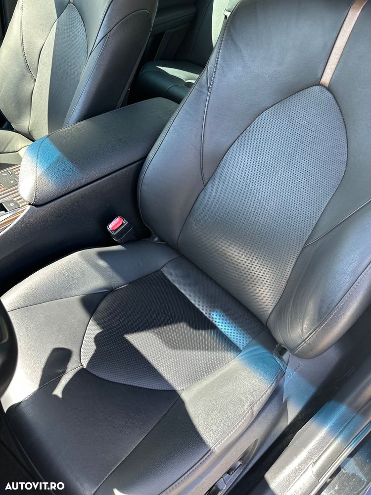 Toyota Camry 2.5 Exclusive - 21