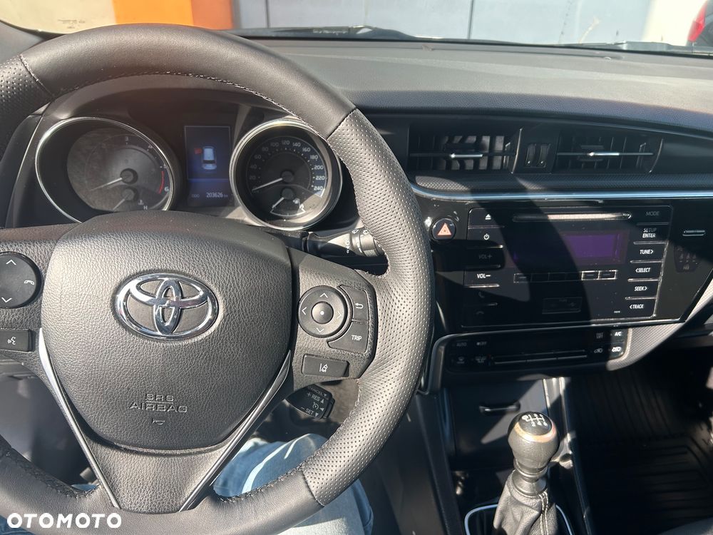 Toyota Auris 1.4 D-4D Active - 11