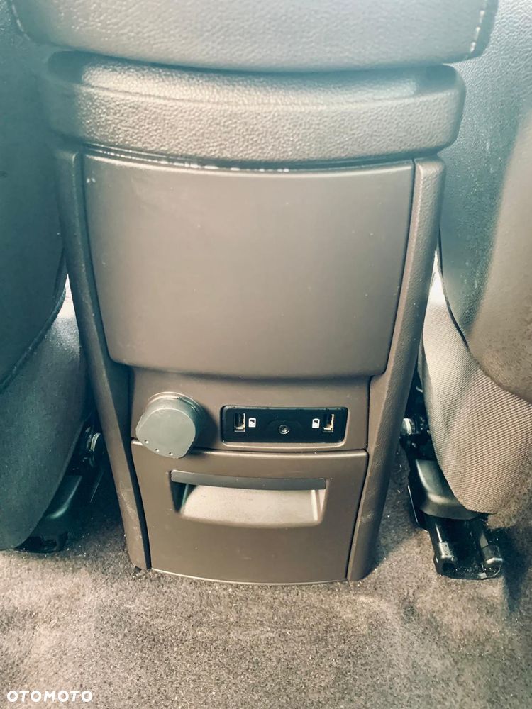 Renault Espace 1.6 dCi Energy Initiale Paris EDC - 24