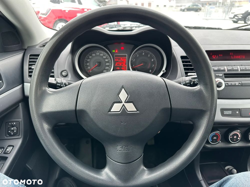 Mitsubishi Lancer 1.5 Inform - 13