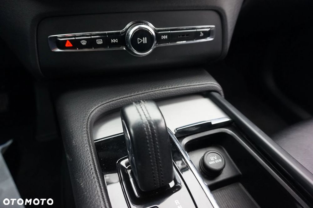 Volvo XC 90 - 22