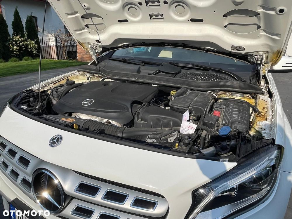 Mercedes-Benz GLA 250 7G-DCT - 22