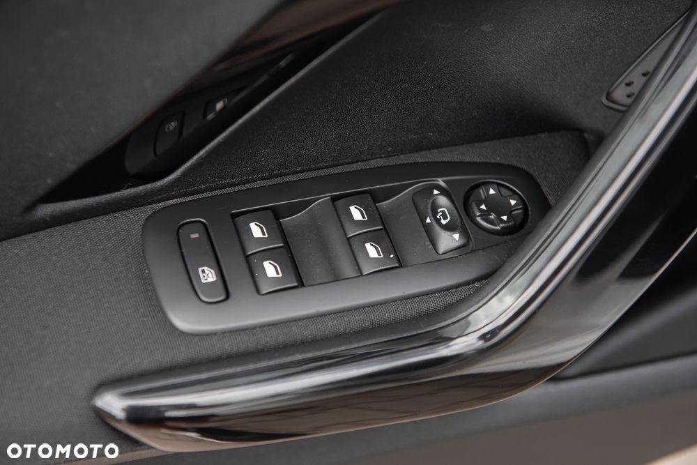 Peugeot 208 120 VTI Intuitive - 16