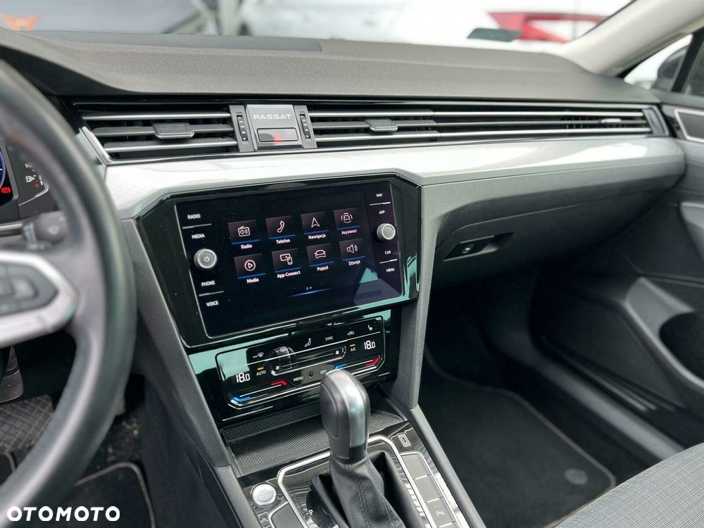 Volkswagen Passat 2.0 TDI EVO Business DSG - 11
