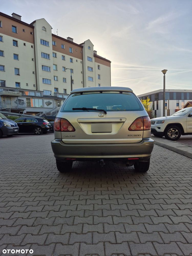 Lexus RX - 8