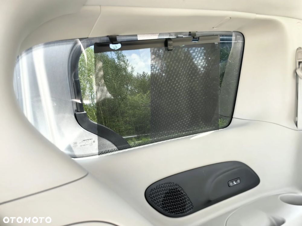 Chrysler Pacifica - 22