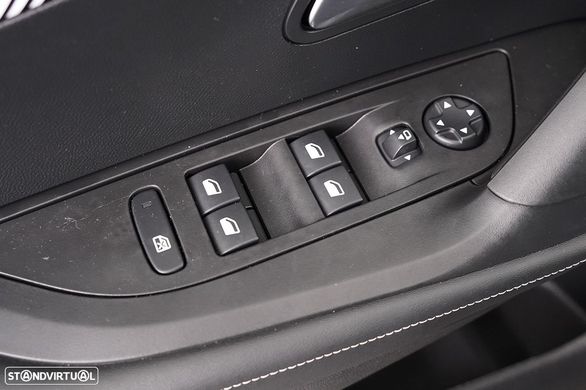 Peugeot 2008 1.2 PureTech Allure - 31