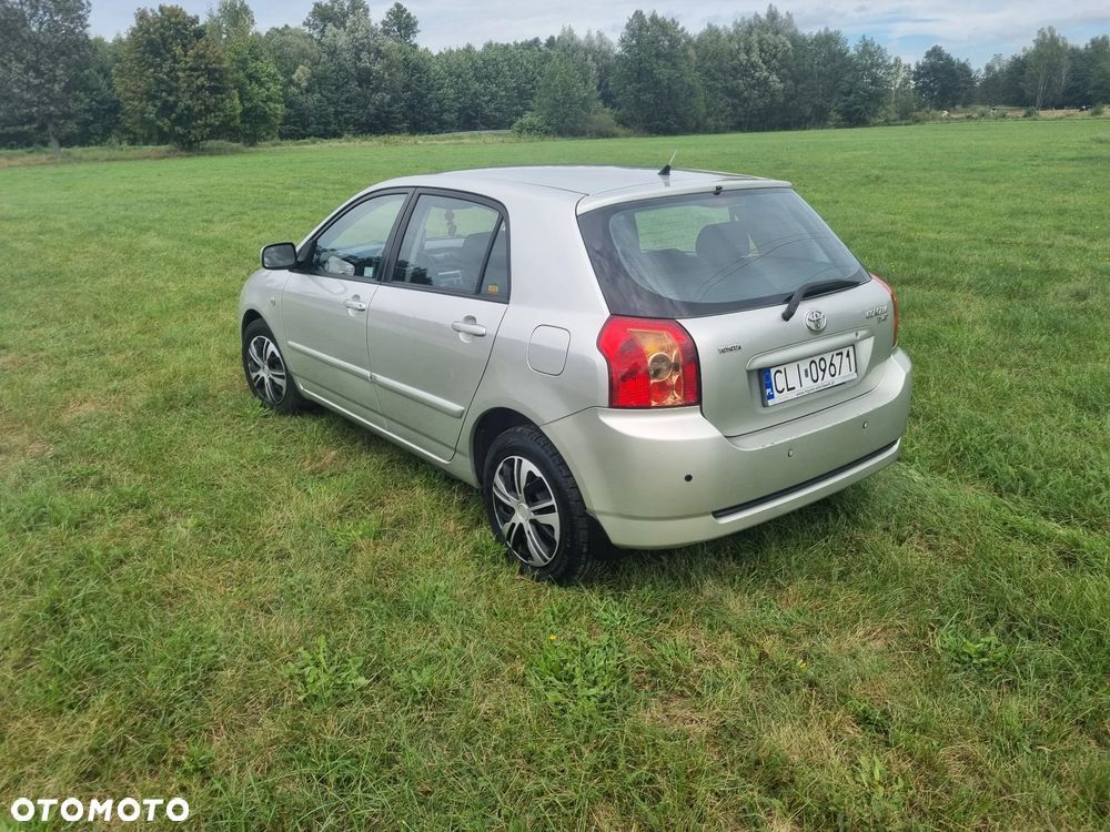 Toyota Corolla 2.0 D-4D Base - 5
