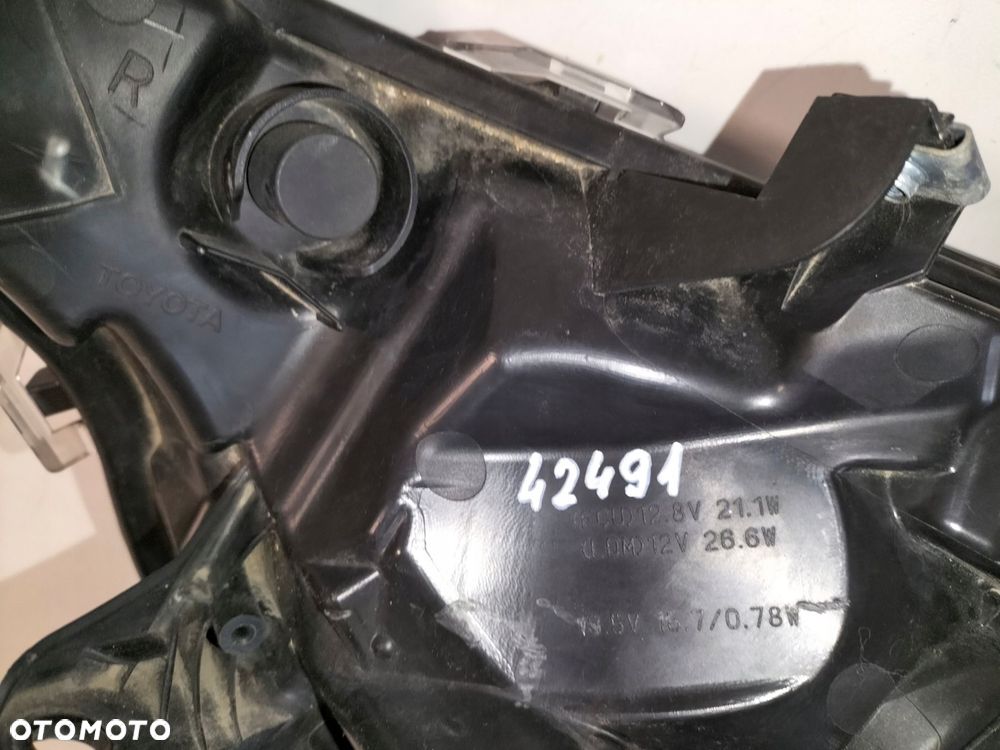 lampa przednia reflektor prawa toyota rav4 rav-4 v 18- - 7