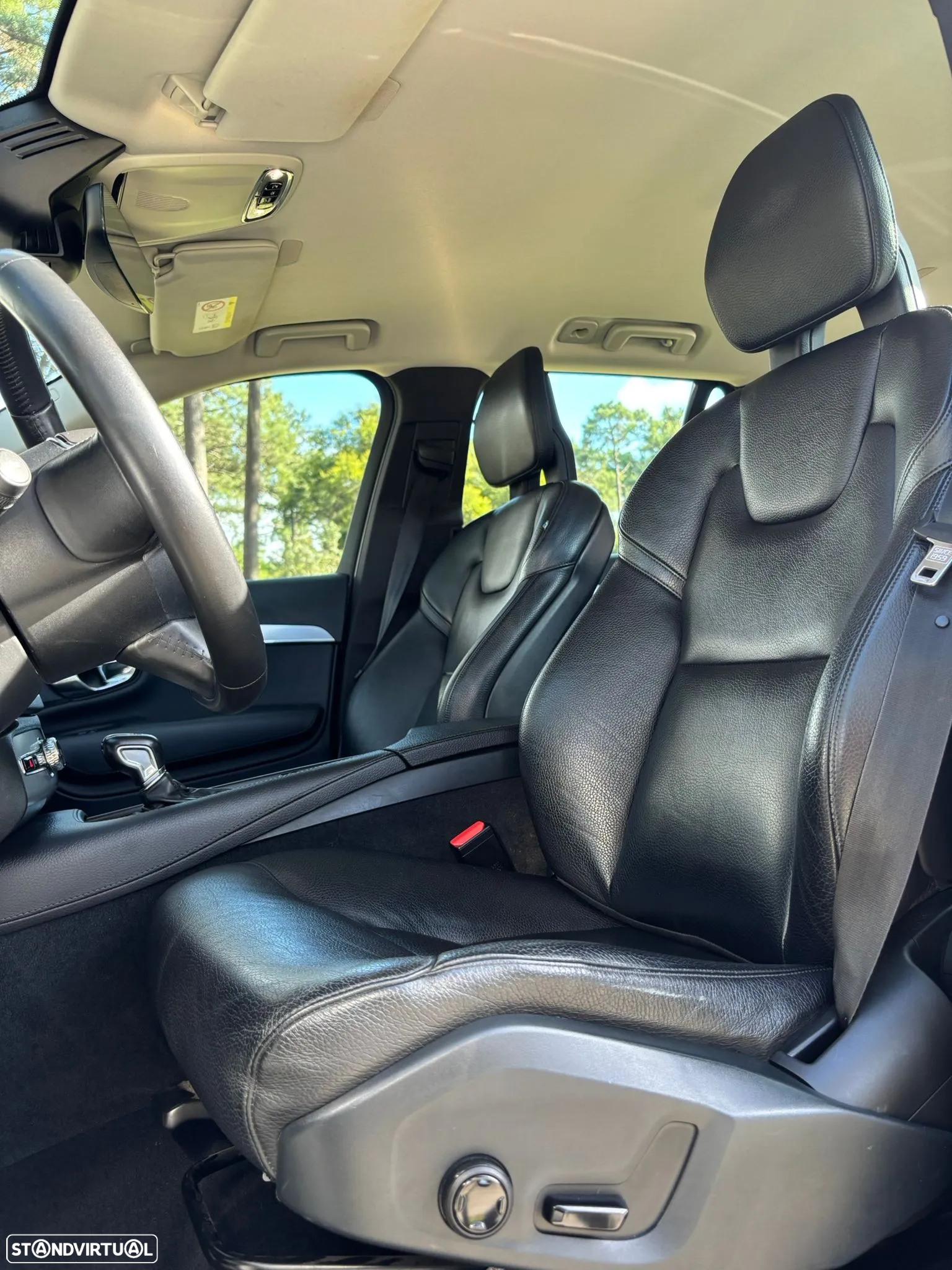 Volvo XC 90 2.0 D4 R-Design - 11