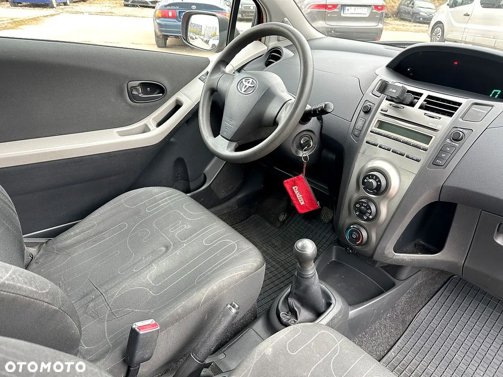 Toyota Yaris 1.0 Luna - 8