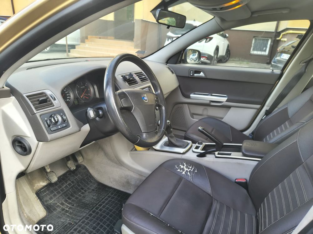 Volvo S40 2.0D - 17