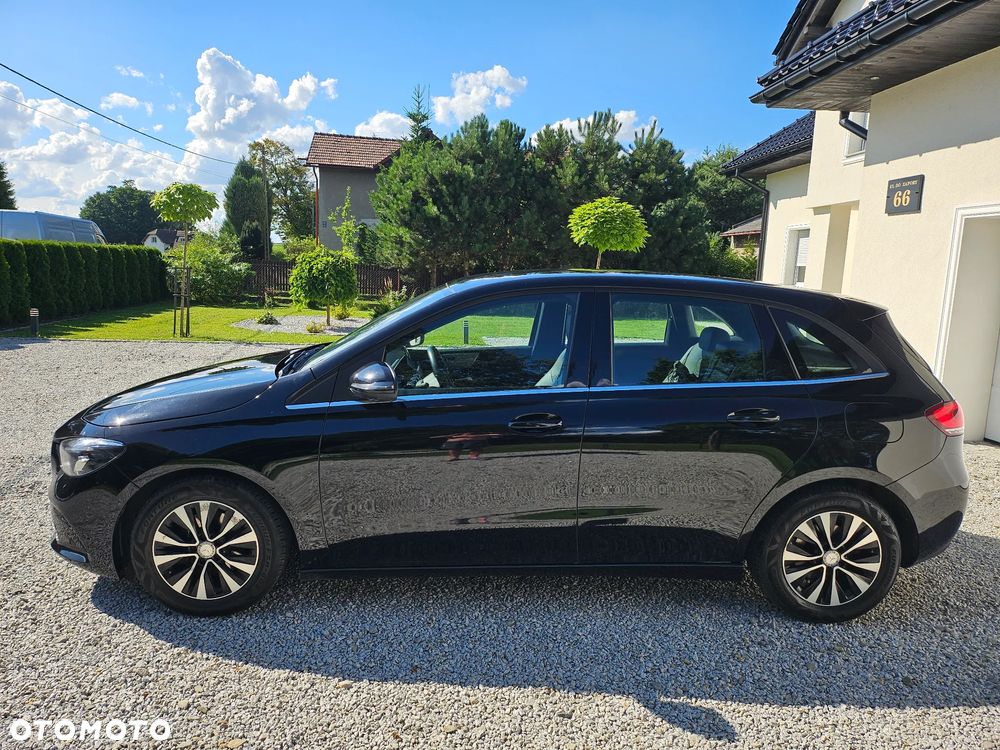 Mercedes-Benz Klasa B 180 d AMG Line - 3