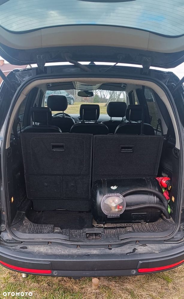 Ford Galaxy 2.0 Ghia - 14