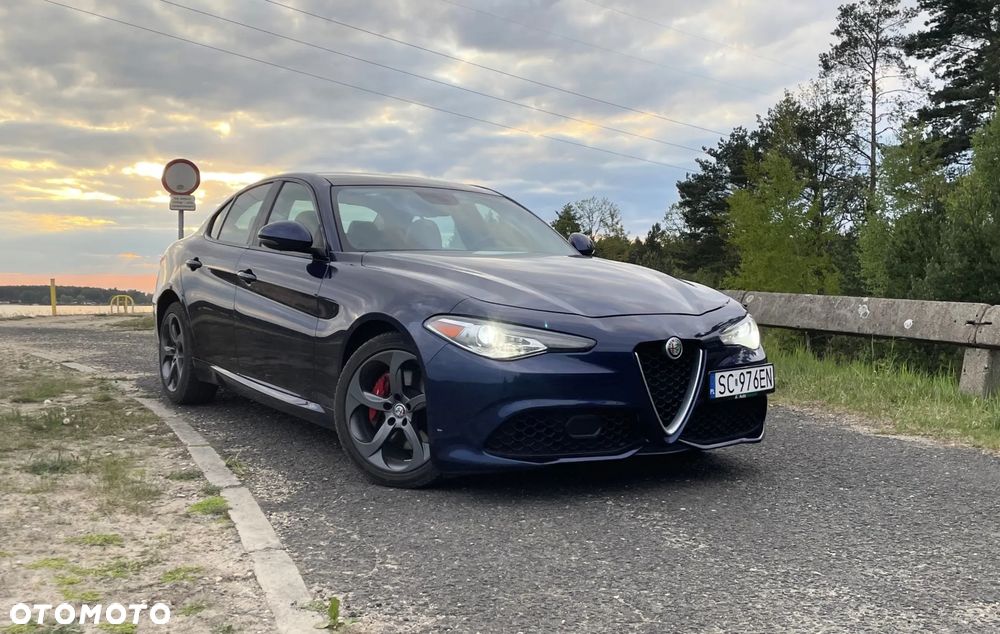 Alfa Romeo Giulia 2.0 Turbo 16V AT8-Q4 Veloce - 2