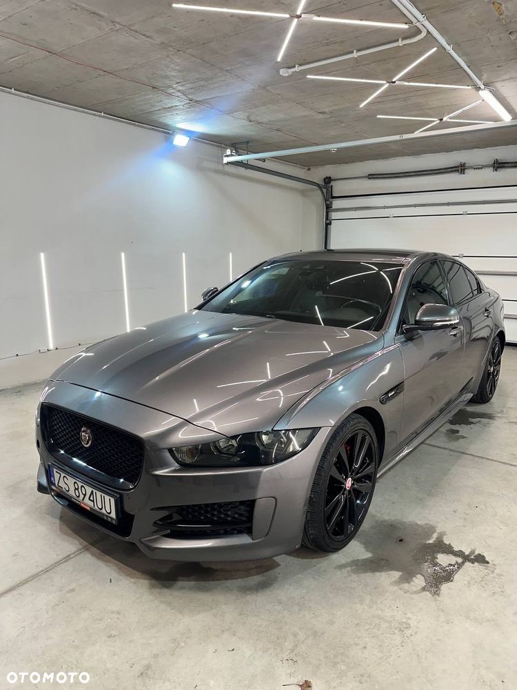 Jaguar XE 2.0 D AWD R-Sport - 1