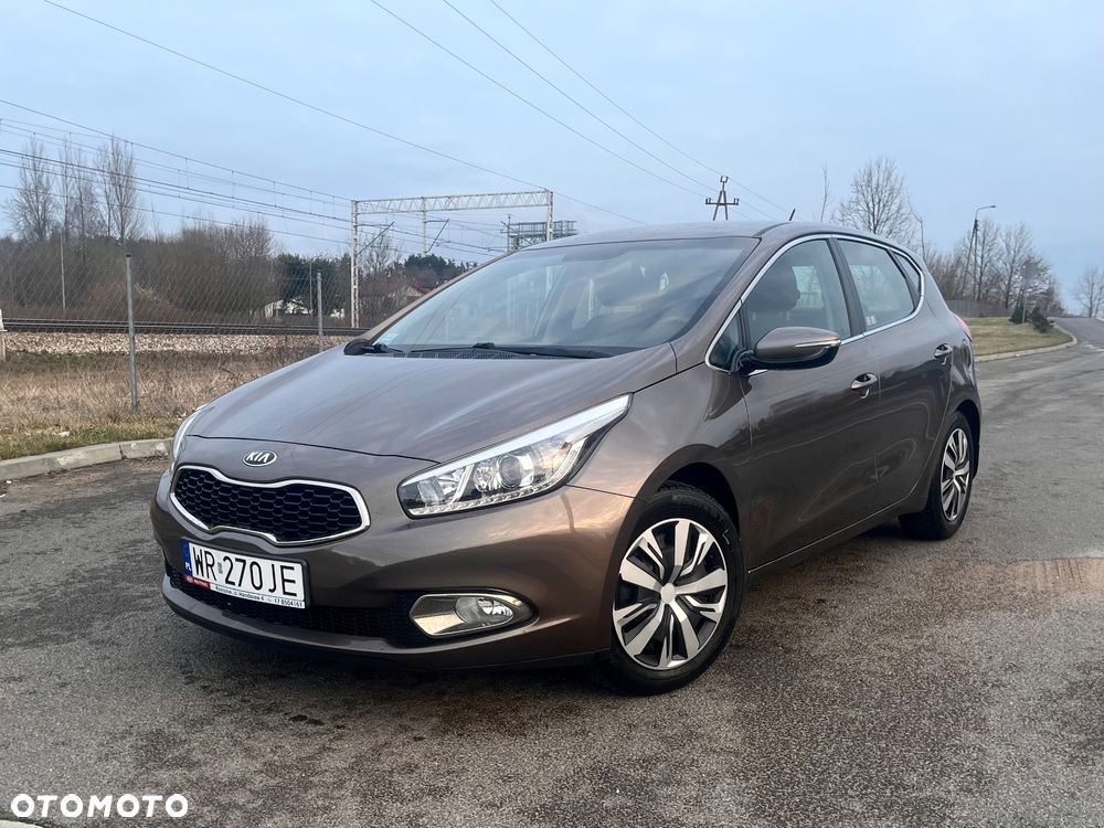 Kia Ceed 1.6 GDI L - 1