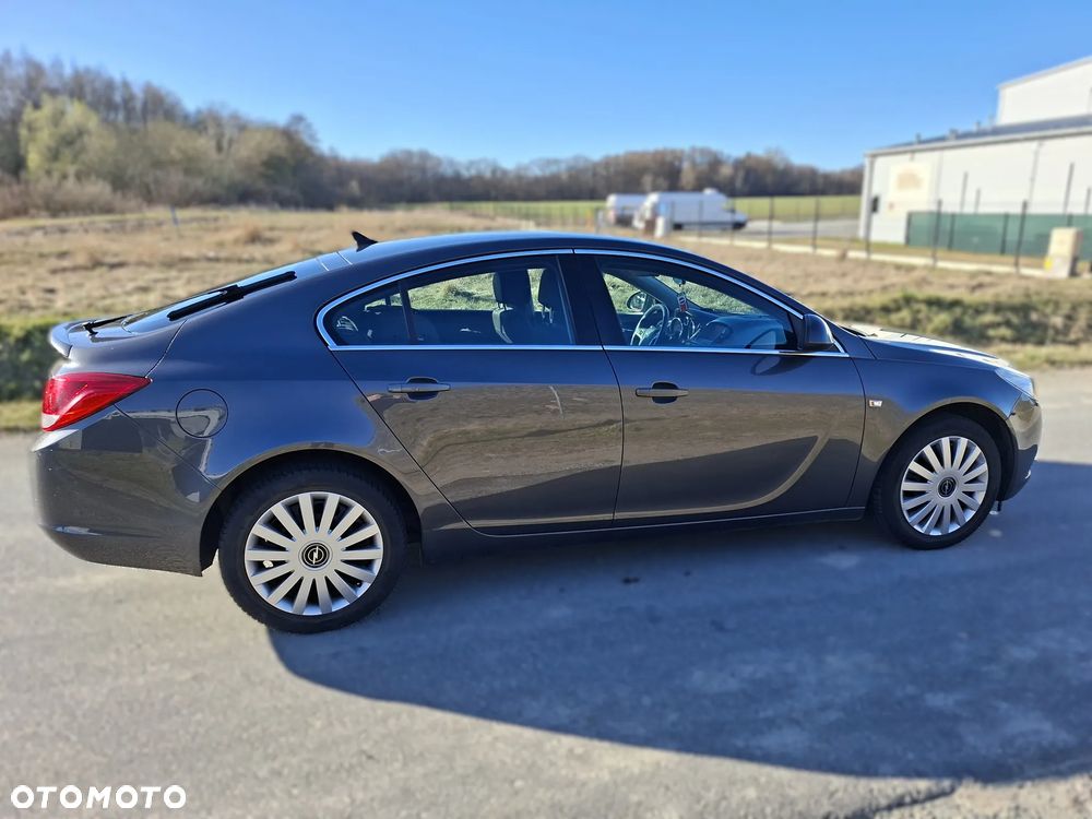 Opel Insignia - 1