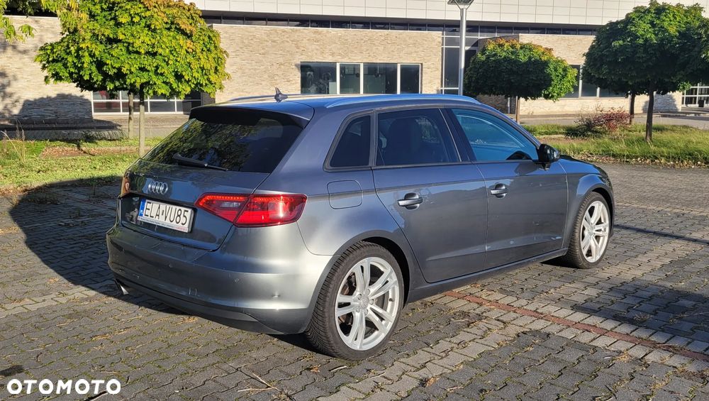 Audi A3 Sportback 2.0 TDI Ambiente - 5