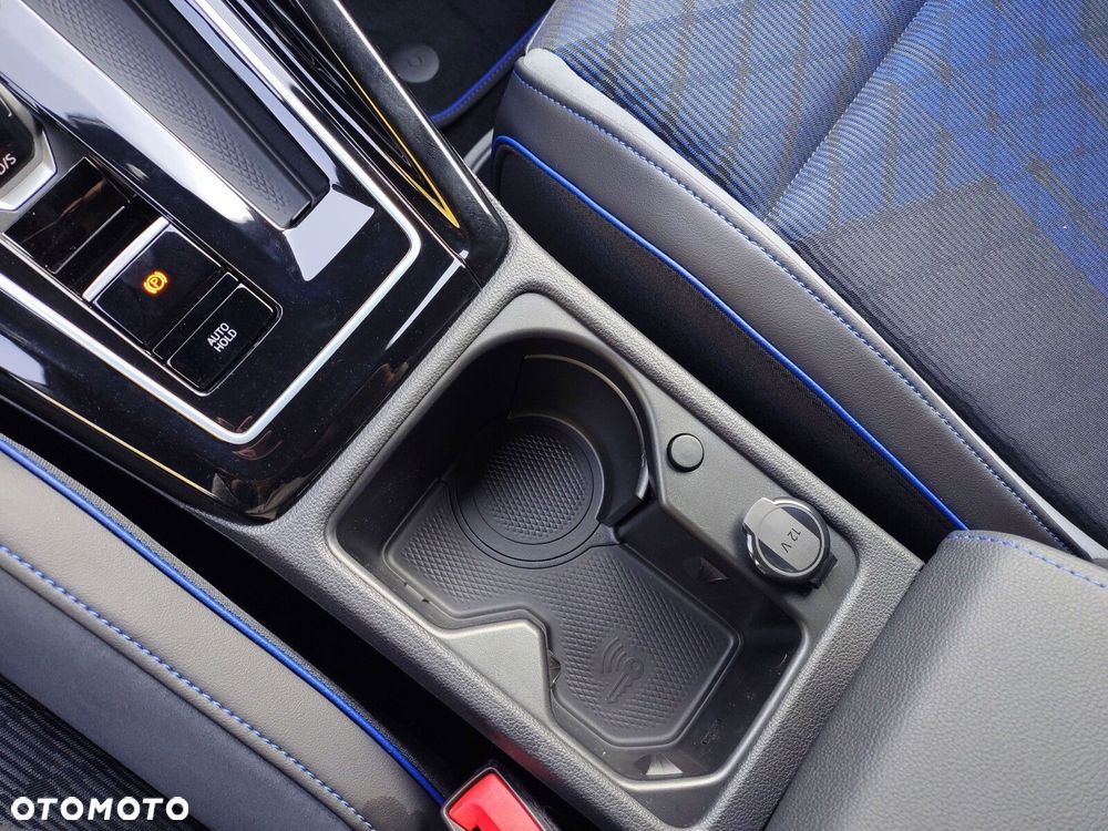 Volkswagen Golf - 28