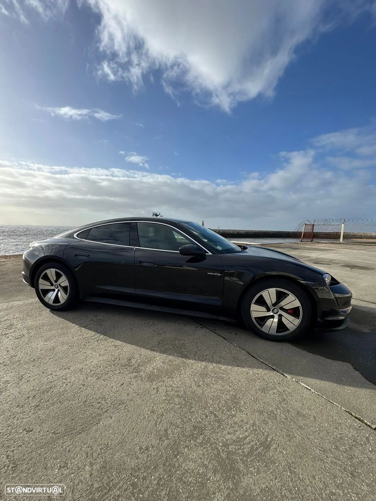 Porsche Taycan 4S - 3