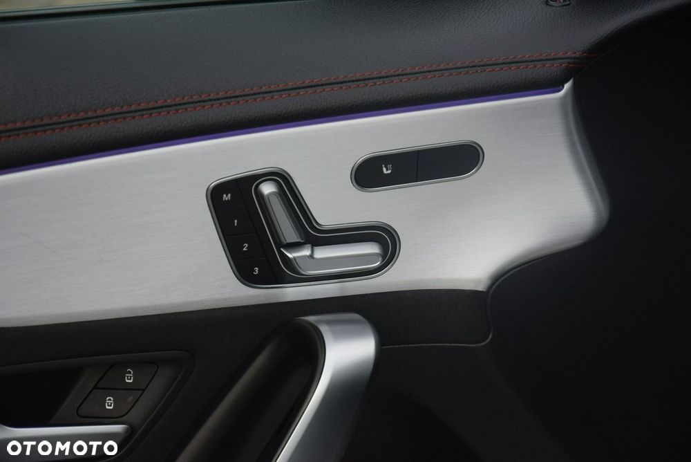 Mercedes-Benz CLA 180 7G-DCT Edition AMG Line - 30