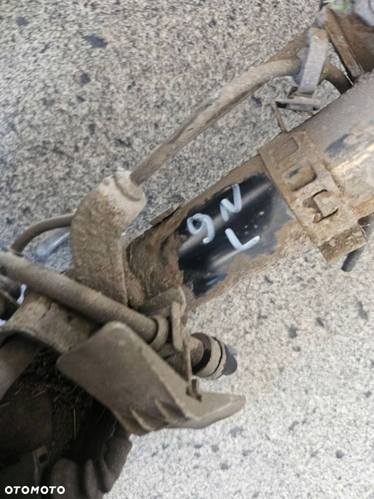 Mcpherson zwrotnica prawy lub lewy Volkswagen Polo 9N - 2