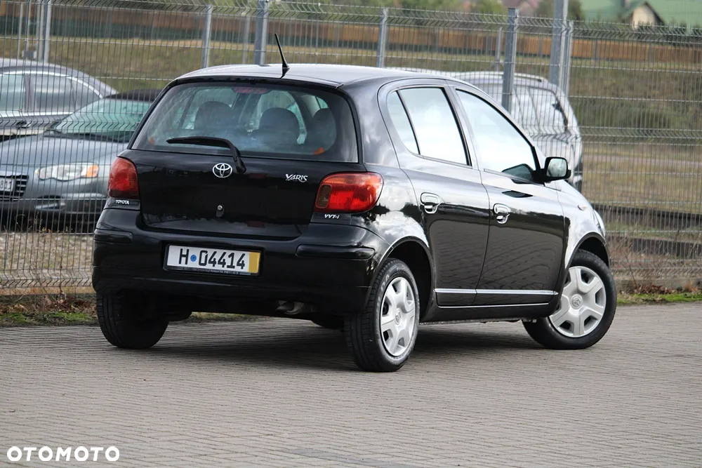 Toyota Yaris - 10