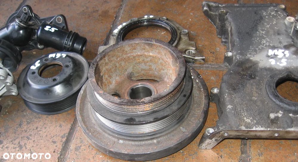termostat obudowa rozrządu koło pasowe BMW M54 2.5 E46 E39 - 5
