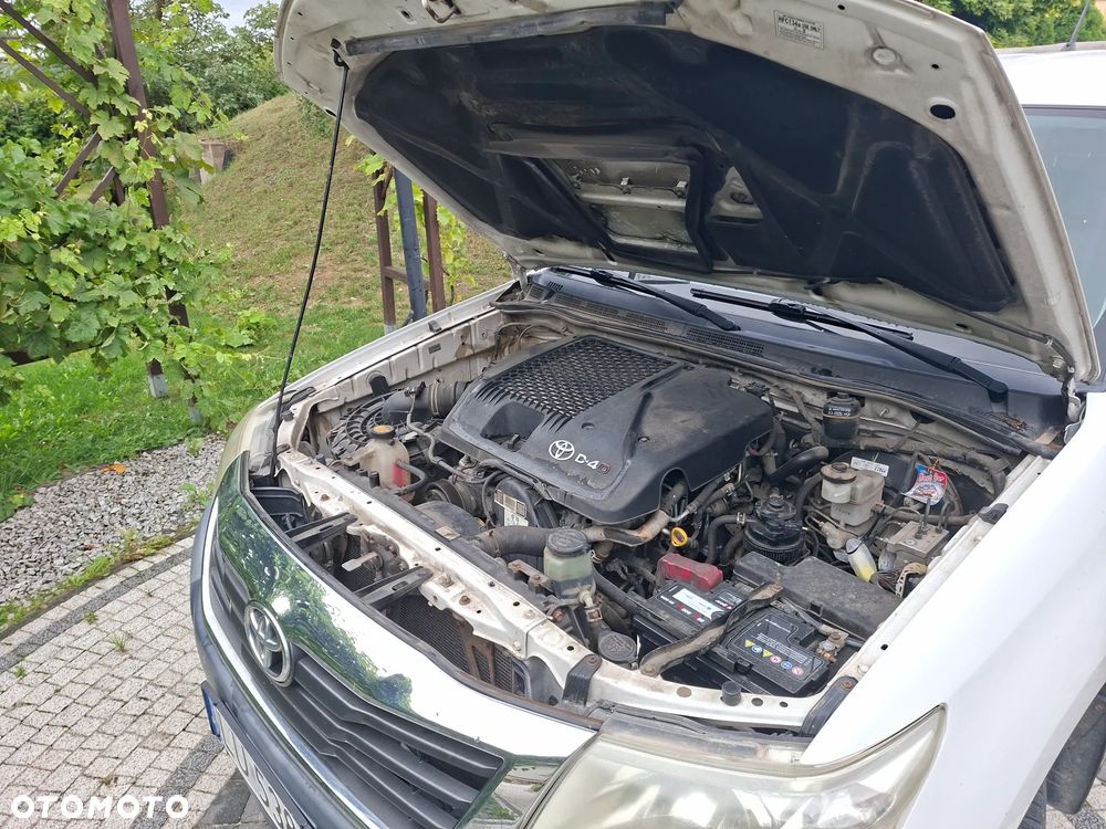 Toyota Hilux 2.5 D-4D DLX - 14