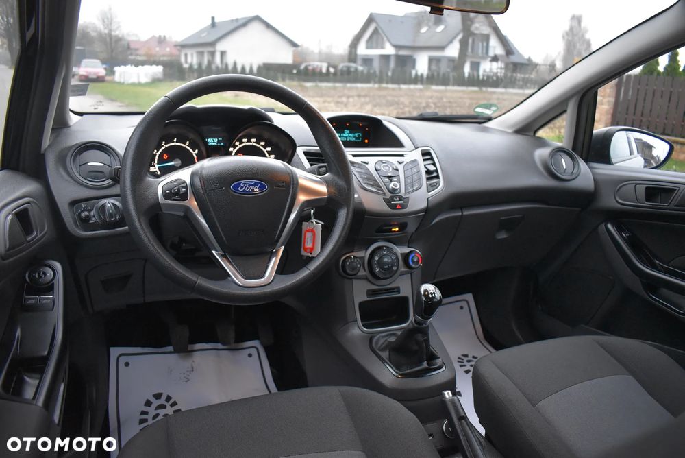 Ford Fiesta - 24