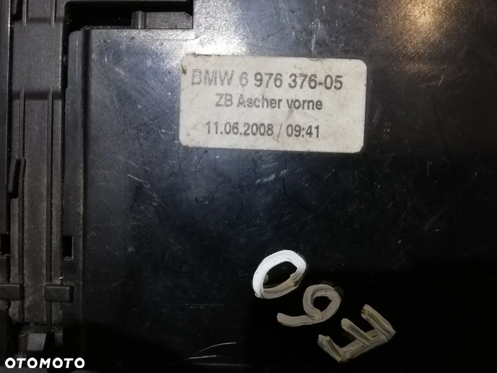 BMW 5 E60 E61 2008 Popielniczka deski rozdzielczej 6976376 - 3