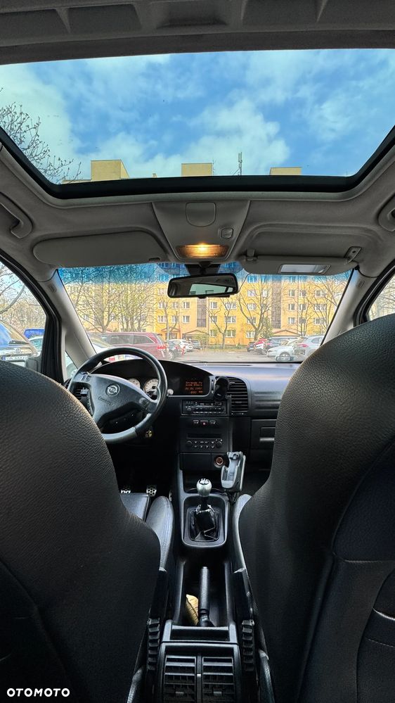 Opel Zafira - 11
