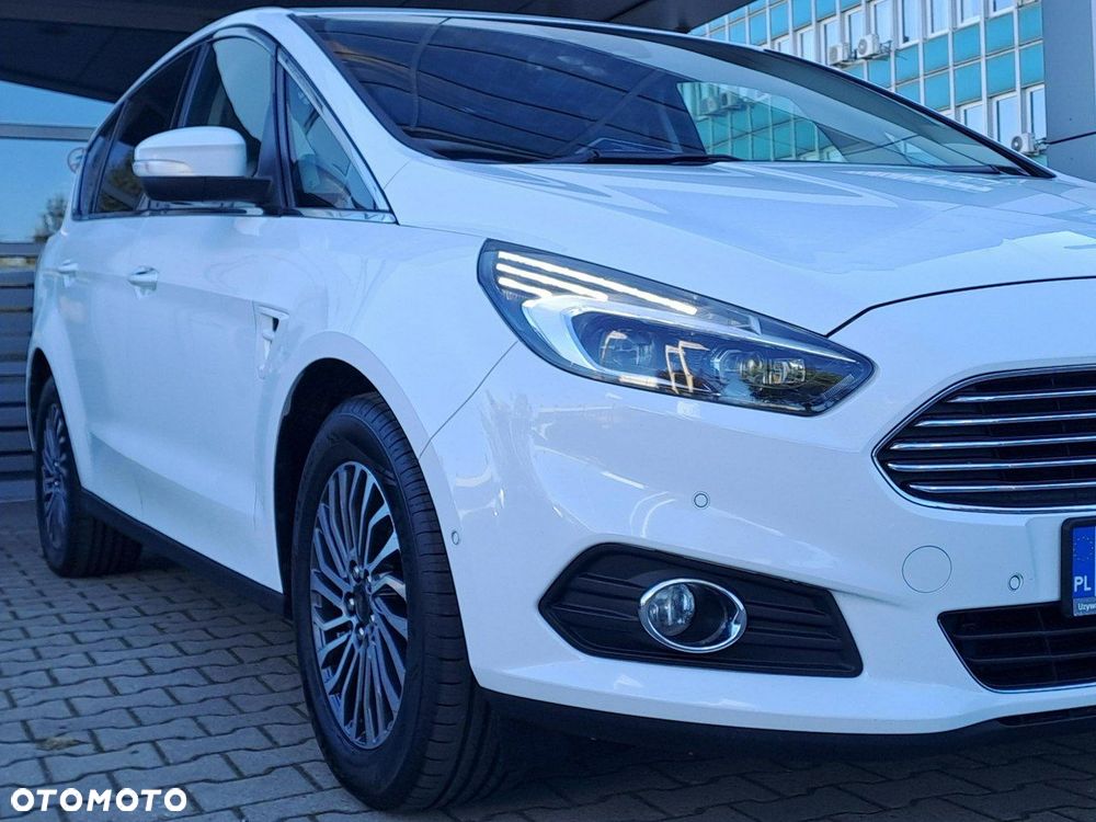 Ford S-Max - 17