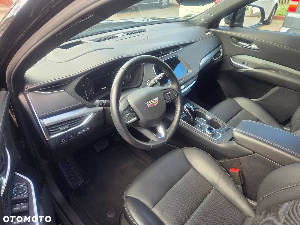 Cadillac XT4 350T AWD Premium Luxury - 16